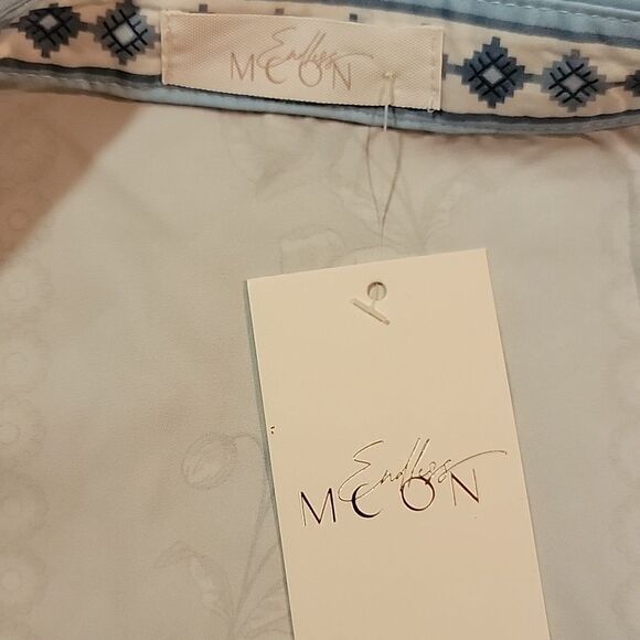 NWT Endless Moon Blue Floral Silky Button Down Shirt. Sz Med - Picture 10 of 11